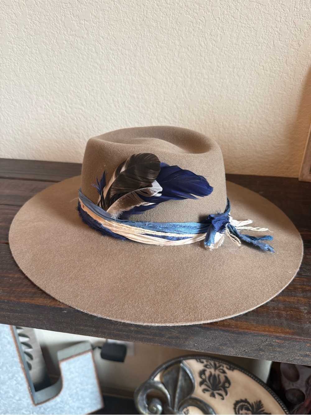 Lovely Bird Malibu - Montana Taupe Wide-Brim Fedora Hat size Med - Picture 2 of 10